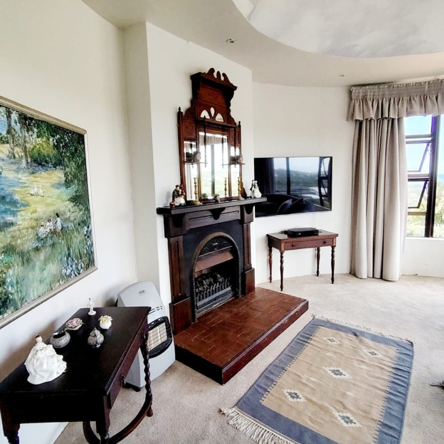 5 Bedroom Property for Sale in Beacon Bay Eastern Cape